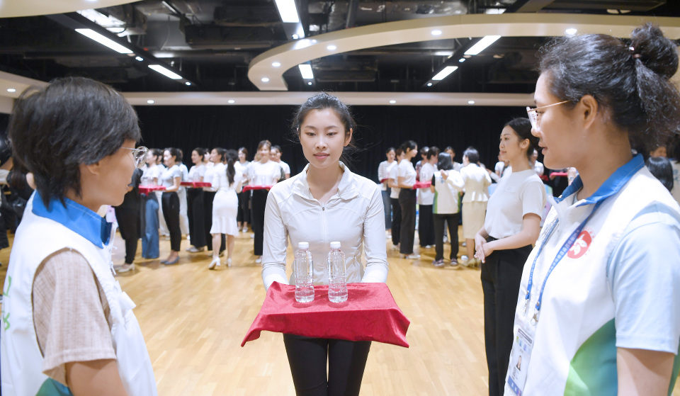 新华社记者, 新华社记者, bt